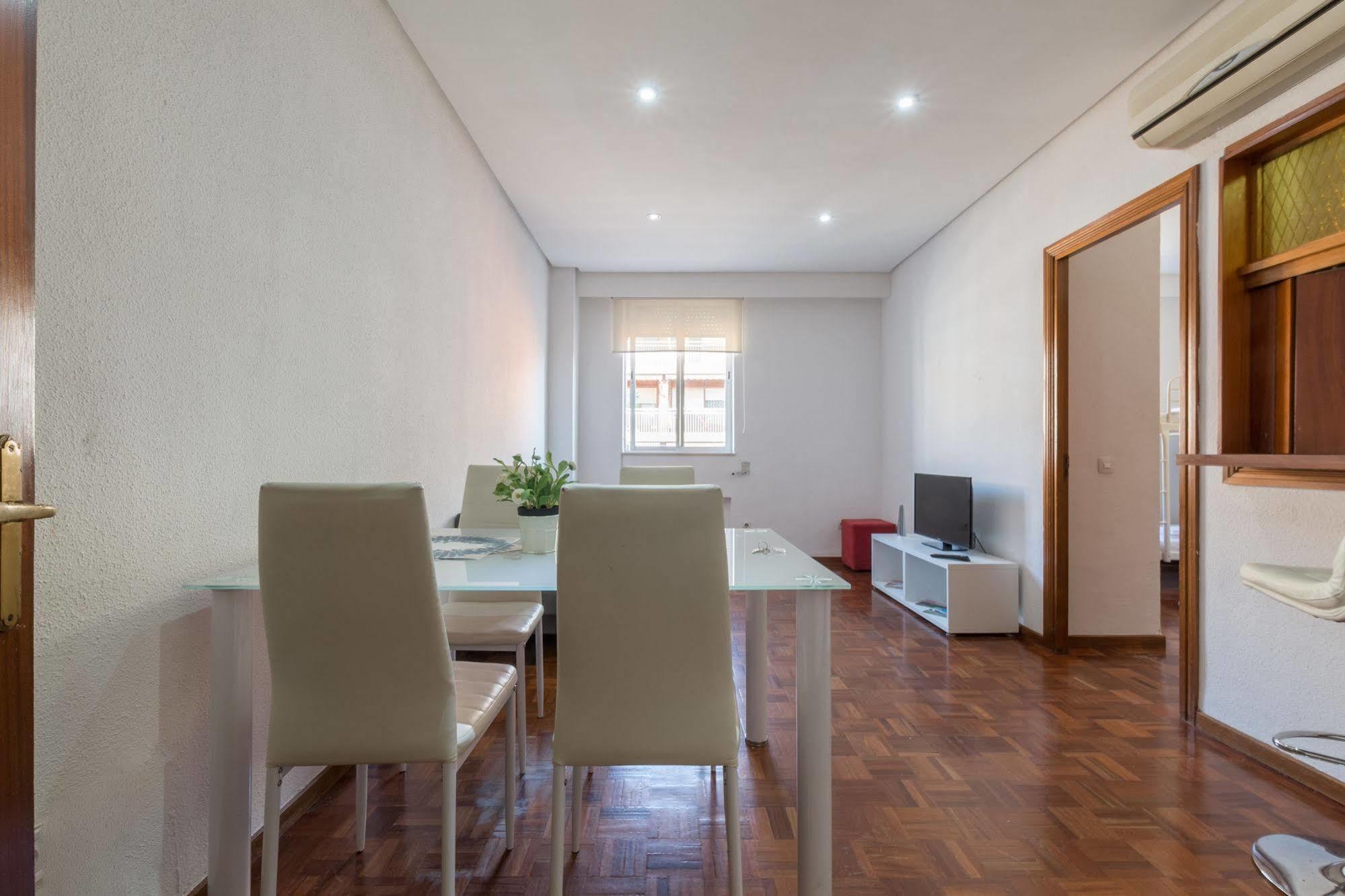 Apartamentos Arapiles Мадрид Экстерьер фото